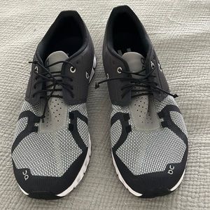 Mens On Cloud sneakers
